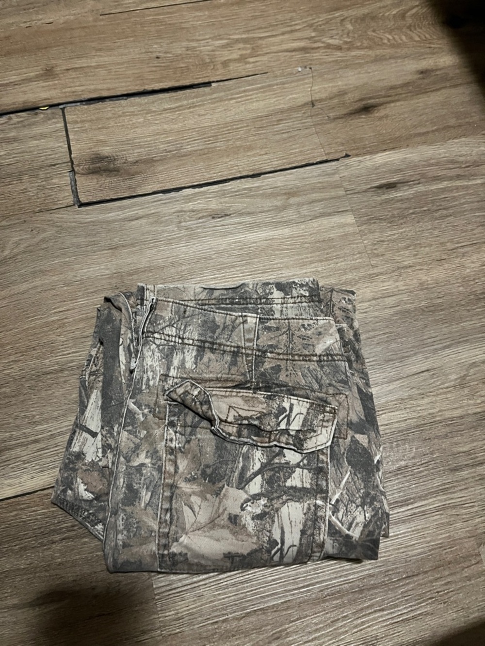 Hollister Men's Loose Camo Pants in Earth Tones